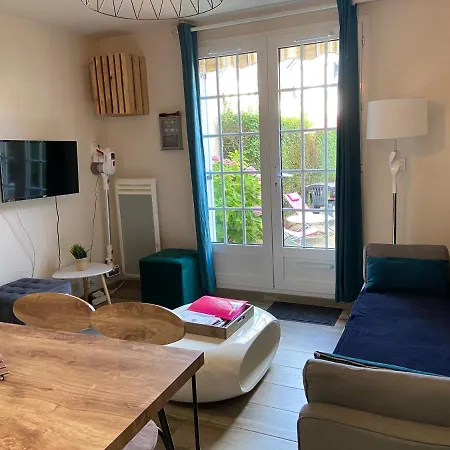 Maison Des Résidences De La *